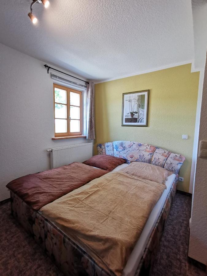 Ferienwohnung "Am Saalehaken" Gossitz Exterior photo