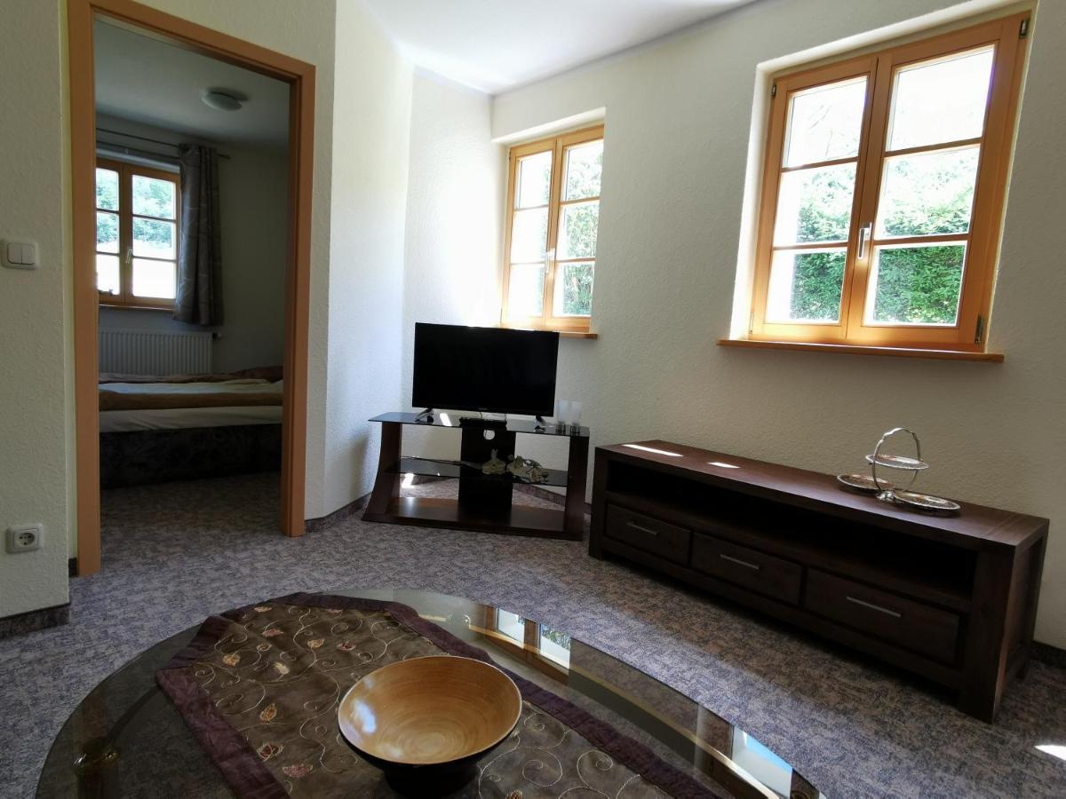 Ferienwohnung "Am Saalehaken" Gossitz Exterior photo