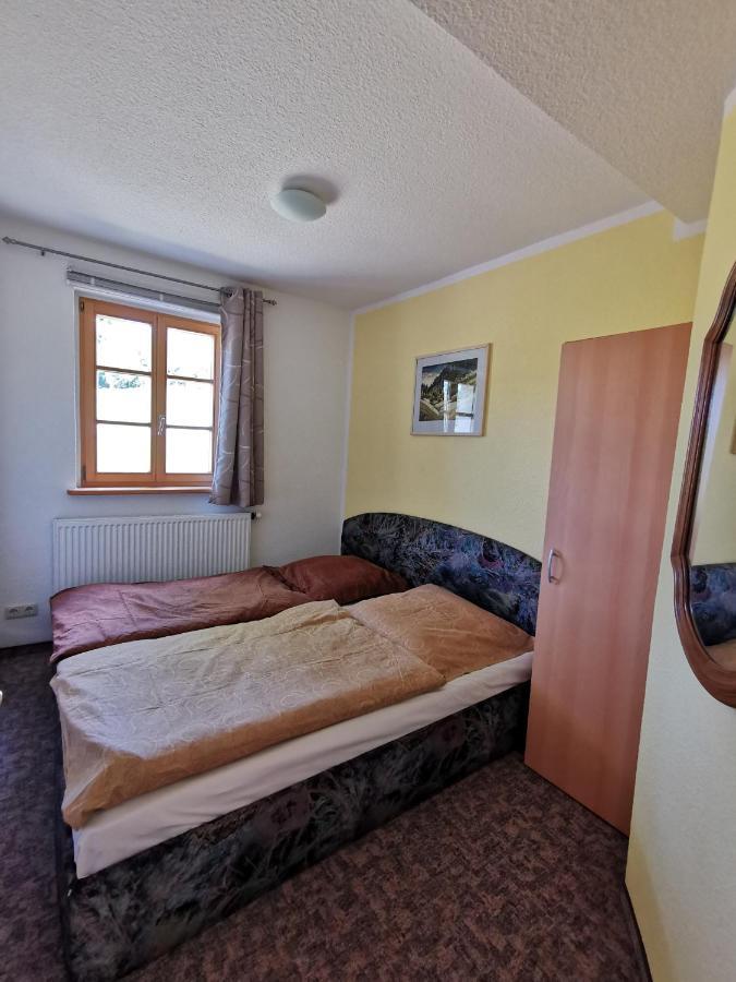Ferienwohnung "Am Saalehaken" Gossitz Exterior photo